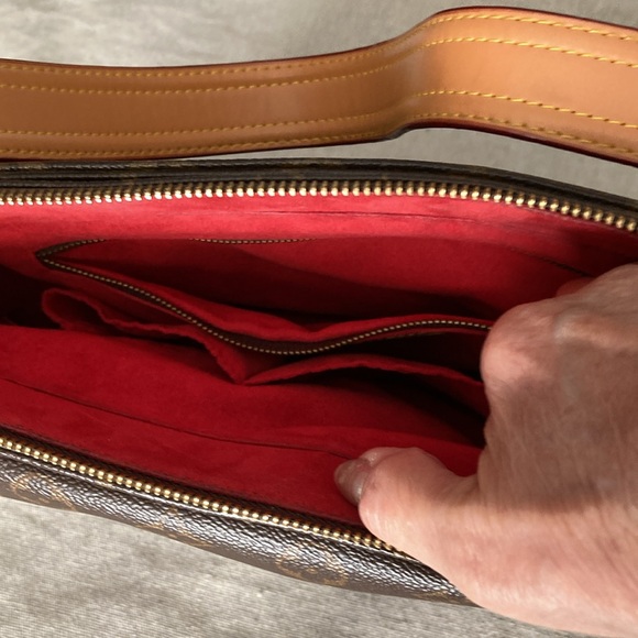 Vintage messenger style LV. - Picture 6 of 11